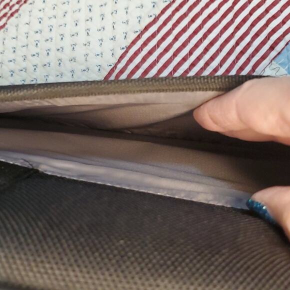 Elegant Black Laptop Bag - Picture 10 of 12